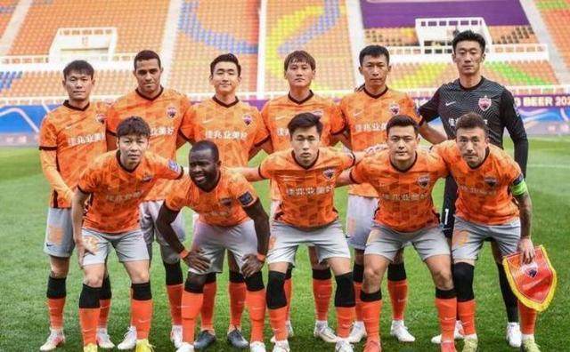 江南体育官网-兵强马壮依旧无冠!深足会走上金元足球的老路吗?